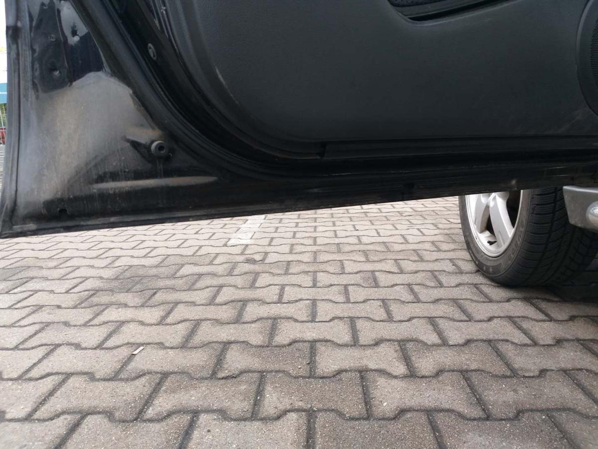Mitsubishi Outlander 1 original Tür vorn links X42B Black Rohbau Bj.2005